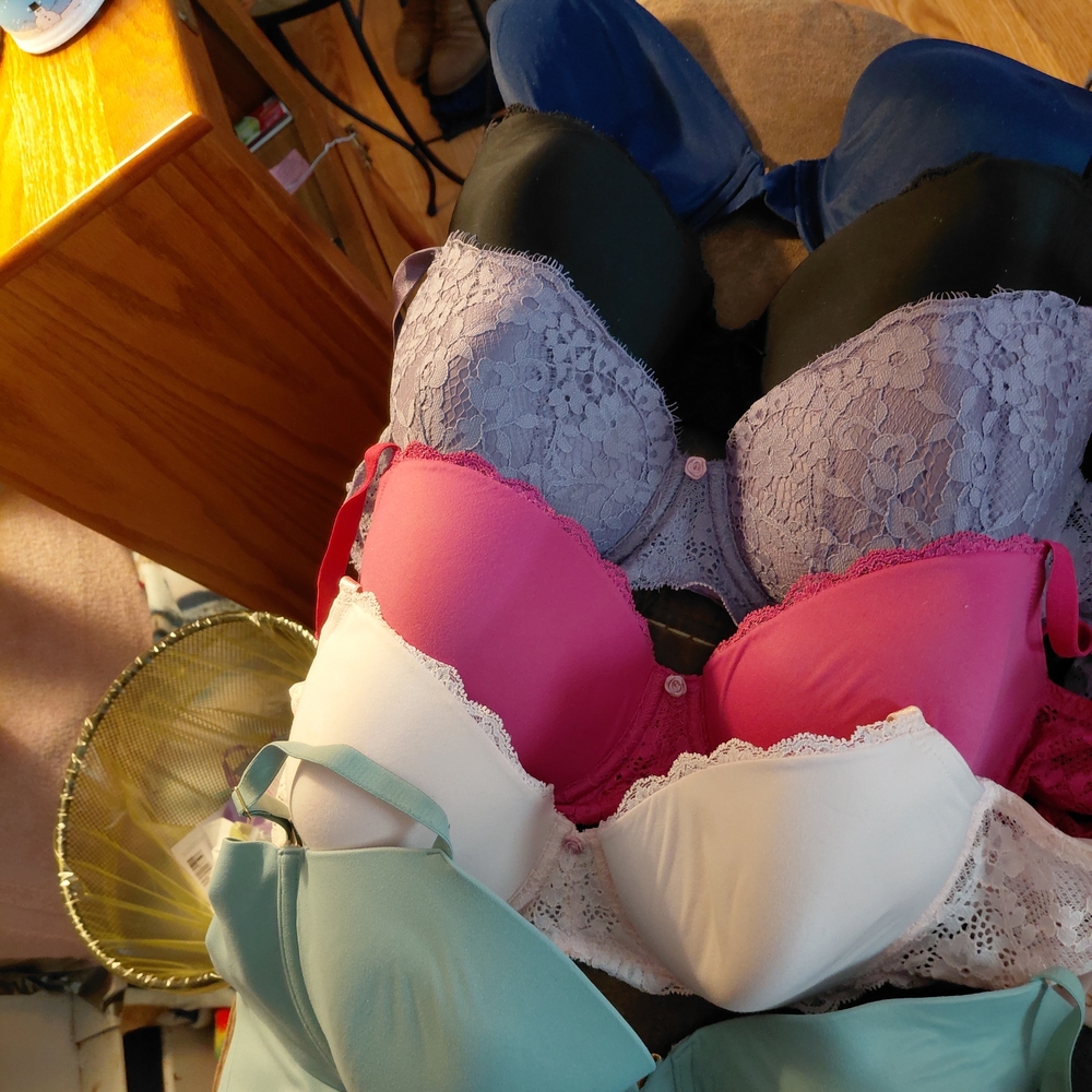 Sale!Victoria's Secret Lace and Solid Bra Collection - Purple, Pink, White, Mint - Picture 2 of 2